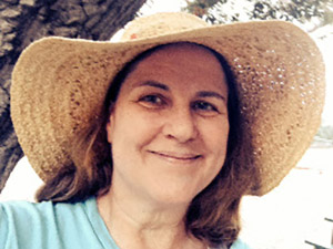 Laurie in her straw hat